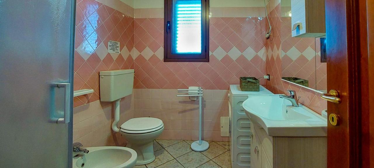 Appartamento Sette Posti Vicino Al Centro Di San Teodoro San Teodoro  Exterior photo